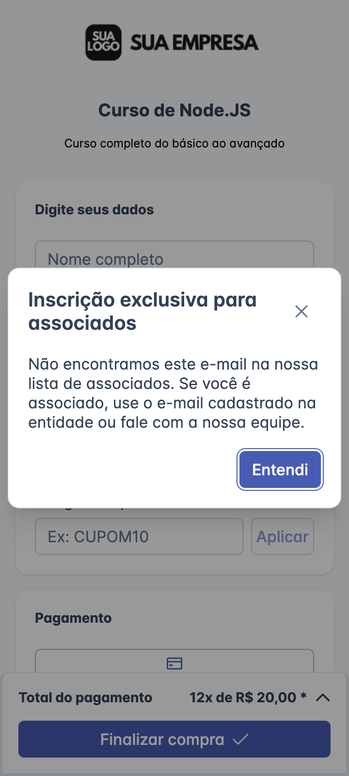 Checkout no celular com a janela Inscrição exclusiva para associados aberta sobre o formulário